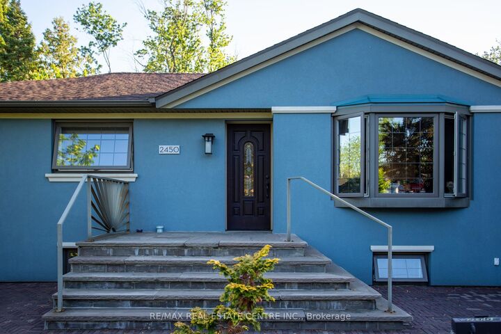 Property Photo: 2450 Edenhurst Drive ON L5A 2K9