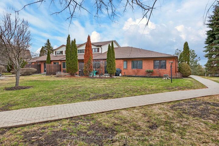 36 Champlain Crescent 32 — photo 1