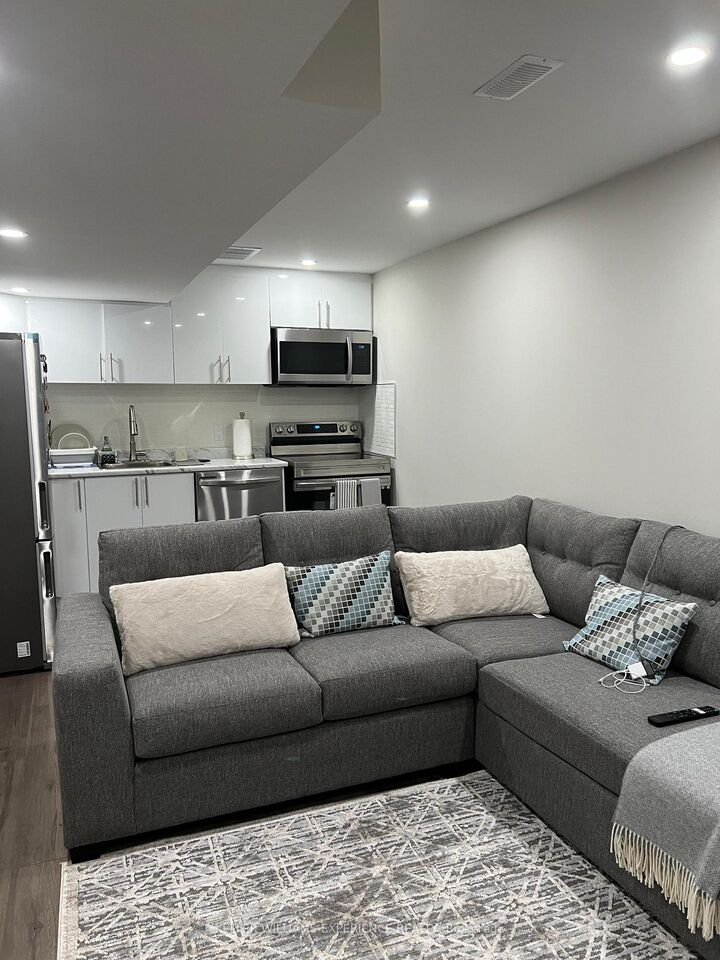 Property Photo: 8 Grace Crescent ON L4N 9S7
