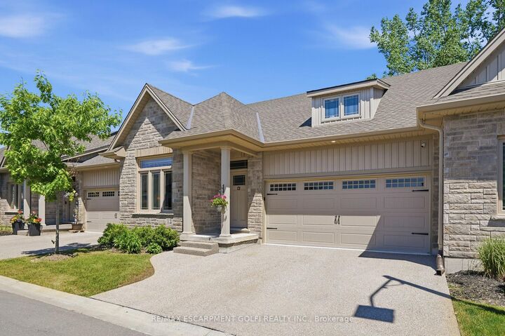 Property Photo: 45 Dorchester Boulevard S 12 ON L2M 0C4