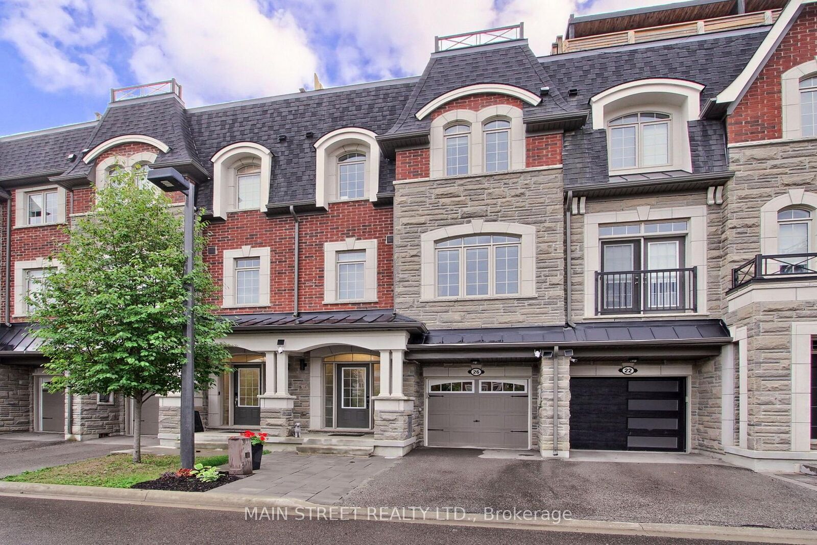 Property Photo: 26 Queen Mary Court ON L4L 0H9