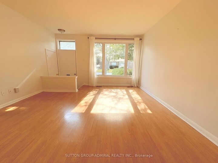Property Photo:  319 Dovedale Drive  ON L1N 1Z8 