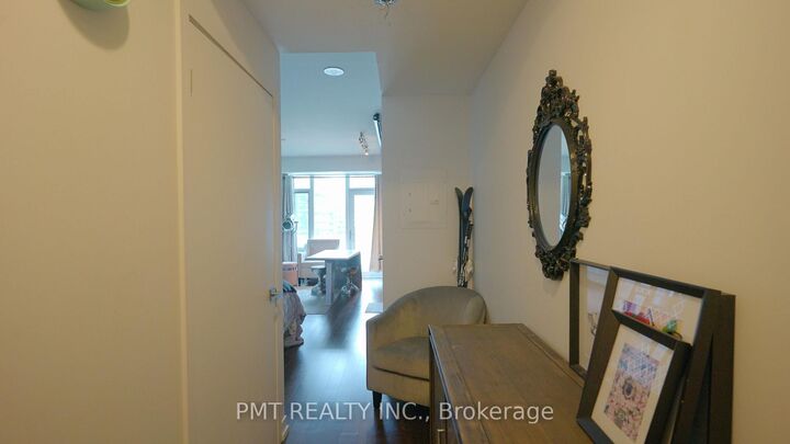 Property Photo:  21 Widmer Street 803  ON M5V 0B8 