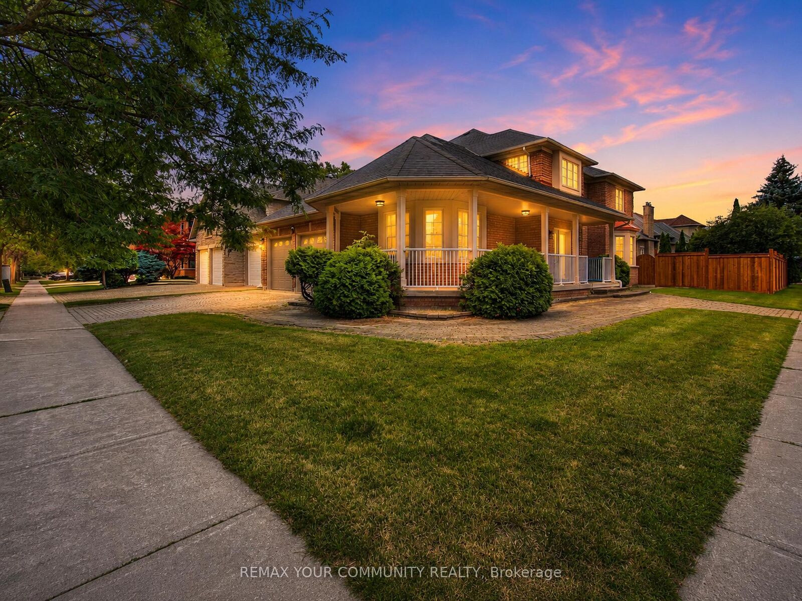 Property Photo:  20 Fern Avenue  ON L4B 3R6 
