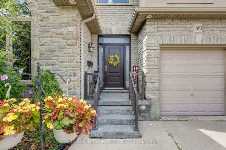 Property Photo: 2058 Westpoint Heights ON N6P 0A3