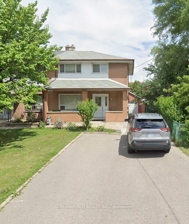 Property Photo: 24 Whitburn Crescent ON M3M 2S2