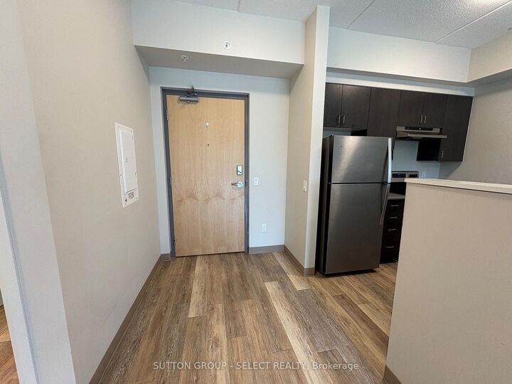 Property Photo:  99 Pond Mills Road 608  ON N5Z 3X3 