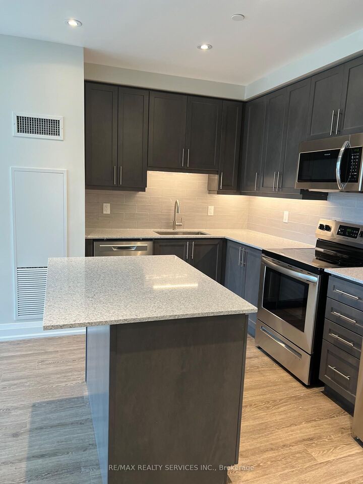 Property Photo: 15 Lynch Street 303 ON L6W 0C7