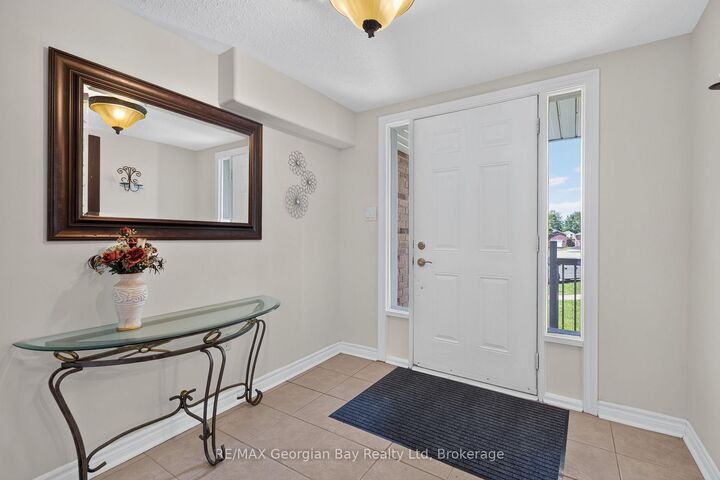 Property Photo: 423 Irwin Street ON L4R 2V6