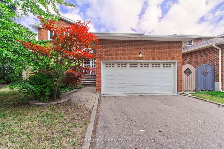 19 Crystal Drive N — photo 1