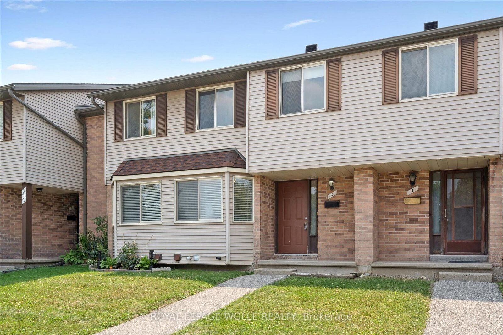 Property Photo:  750 Erinbrook Drive 2  ON N2E 2S7 