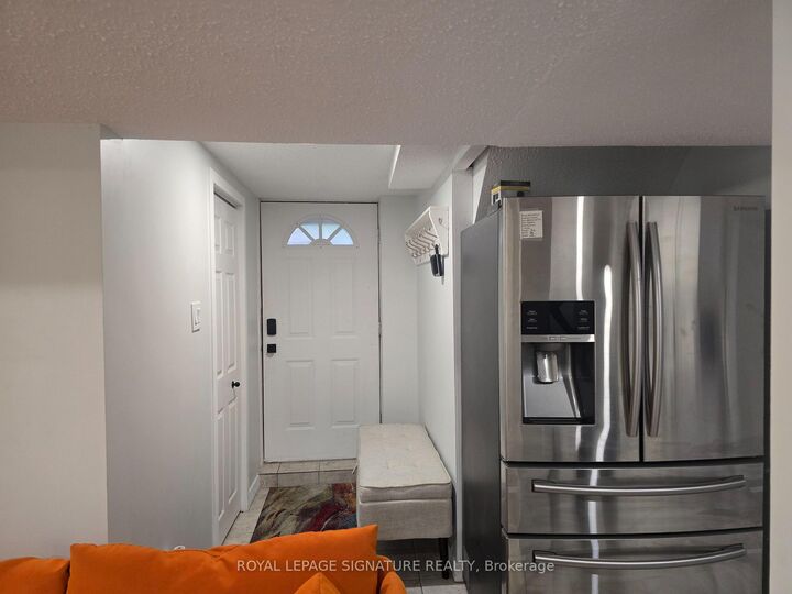 Property Photo:  211 Glen Hill Drive Lower  ON L1N 7J5 