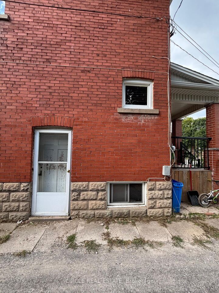 Property Photo: 277 Niagara Street W ON L3C 1K5