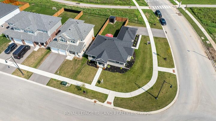 138 Renaissance Drive — photo 1
