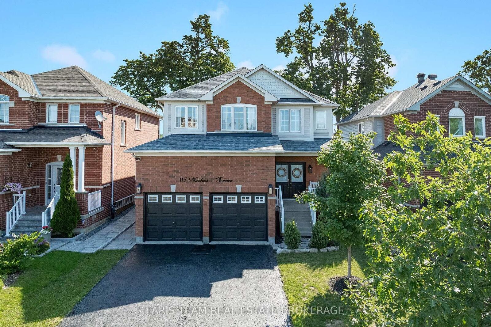 Property Photo: 115 Winchester Terrace ON L4M 0B3