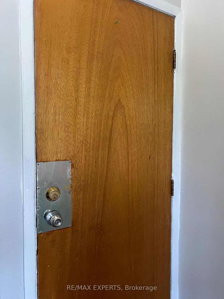 Property Photo: 366 Lauder Avenue 2nd Floor ON M6E 3H8