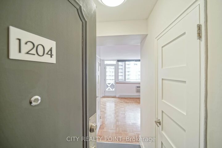 Property Photo:  55 Isabella Street 1204  ON M4Y 1M8 
