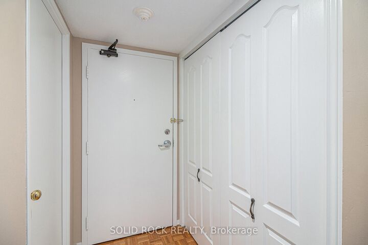 475 Laurier Avenue W 1204 — photo 1