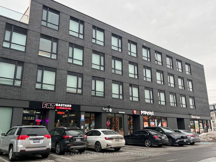 1800 Simcoe Street N 401 — photo 1