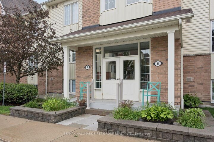 Property Photo:  8 Petra Way 2  ON L1R 0A6 