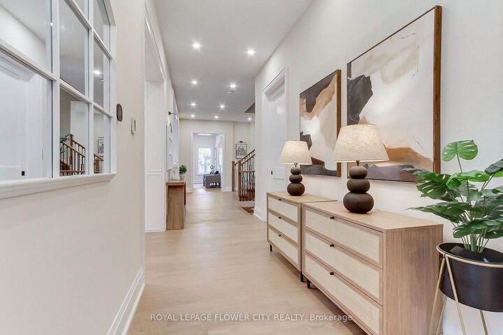 Property Photo: 140 Hillmount Avenue ON M6B 1X8