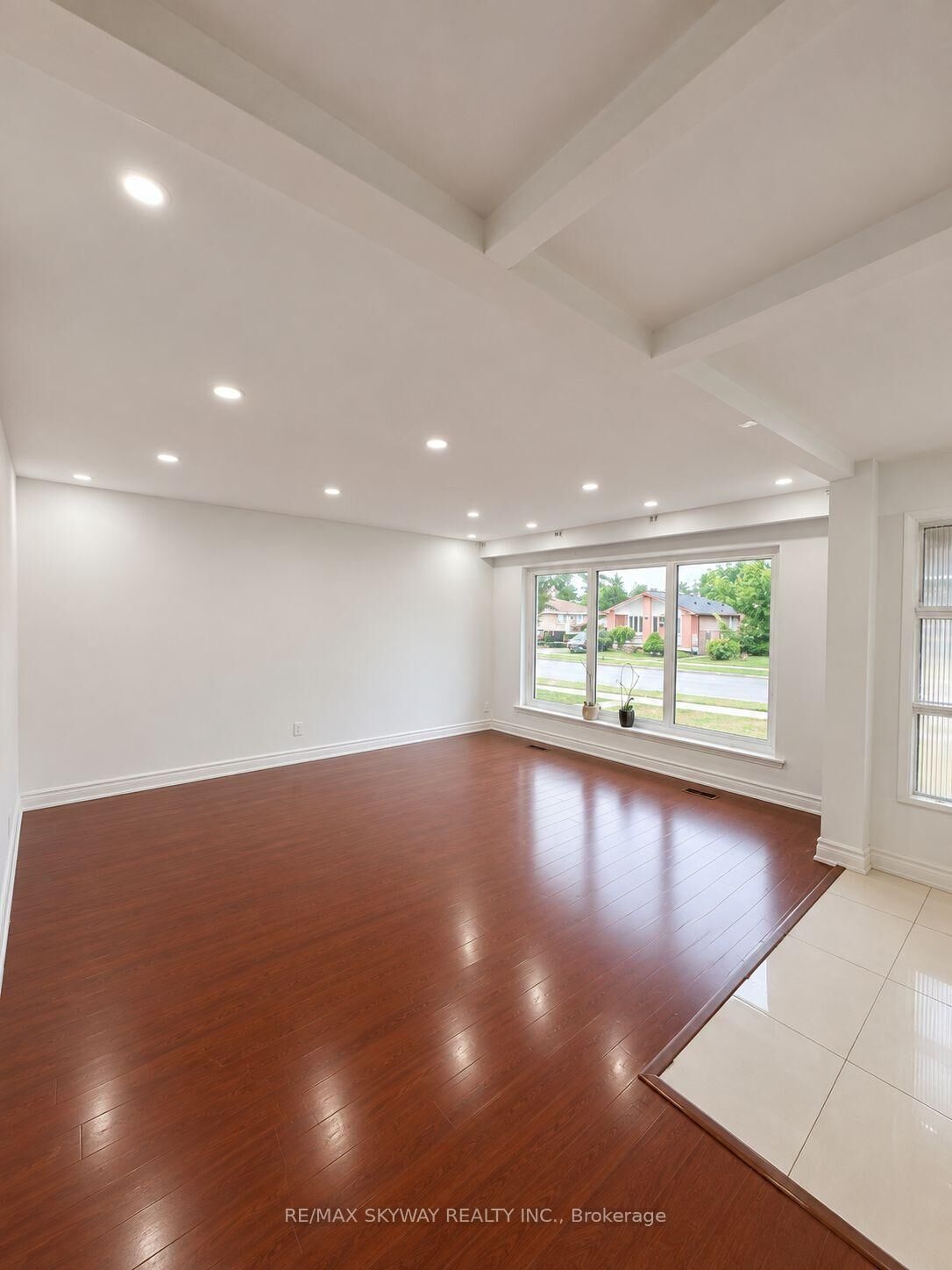Property Photo:  40 Dorward Drive  ON M9V 2J7 