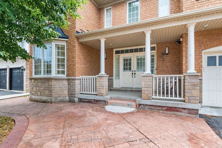 37 Latania Boulevard — photo 1