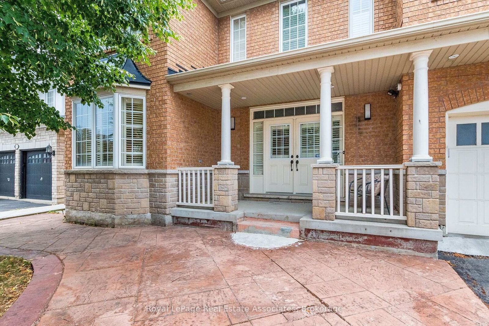 Property Photo: 37 Latania Boulevard ON L6P 1T1
