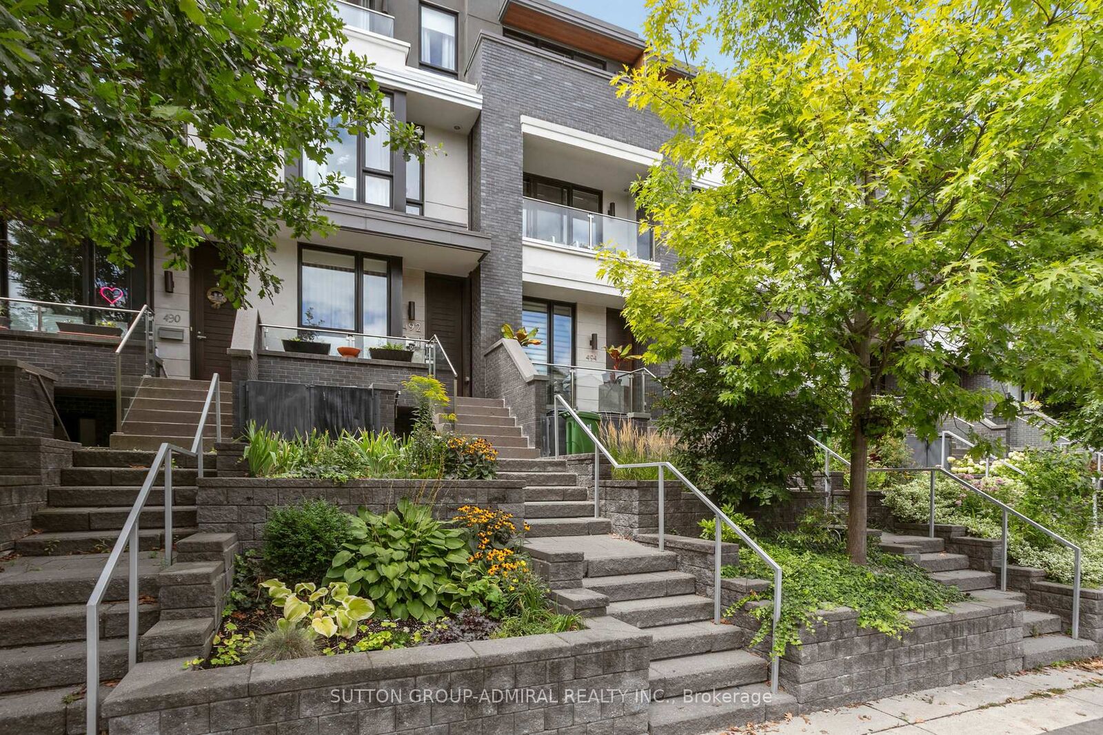 Property Photo:  492 Shaw Street  ON M6G 3L3 