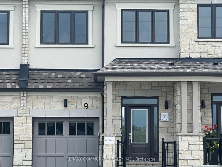 Property Photo:  9 Thomas Smith Street  ON L4P 0T7 