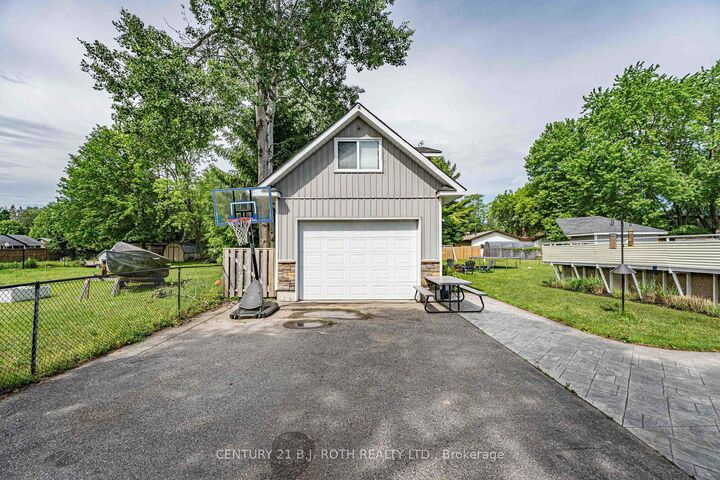 26 Coulson Avenue — photo 1