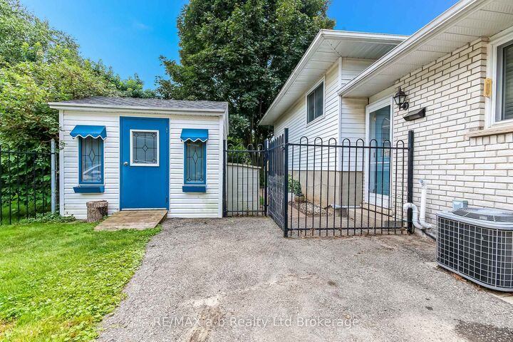 Property Photo:  45 Carlyle Place  ON N2P 1R6 