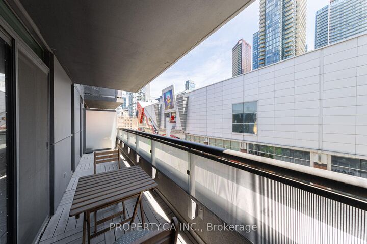 Property Photo: 318 Richmond Street W 411 ON M5V 1X2