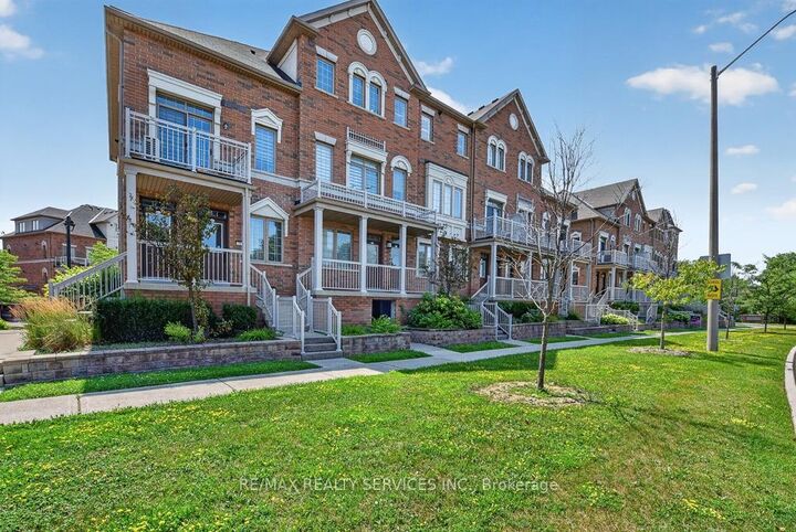 180 Howden Boulevard 15 — photo 1
