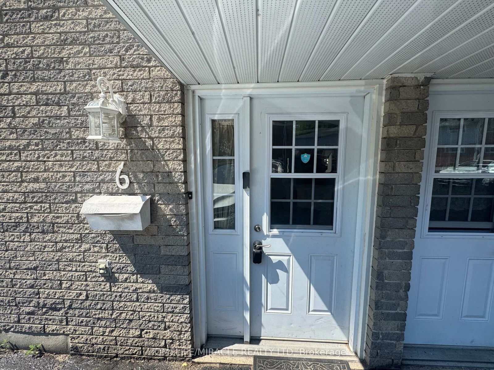 Property Photo: 893 Lakeshore Drive 6 ON P1A 2H1