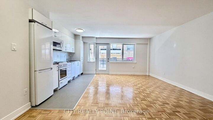 Property Photo: 95 Lawton Boulevard 407 ON M4V 1Z8