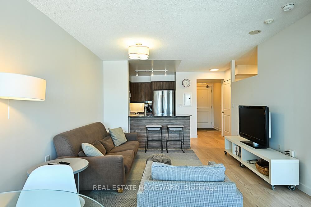 Property Photo: 125 Western Battery Road 913 ON M6K 3R8