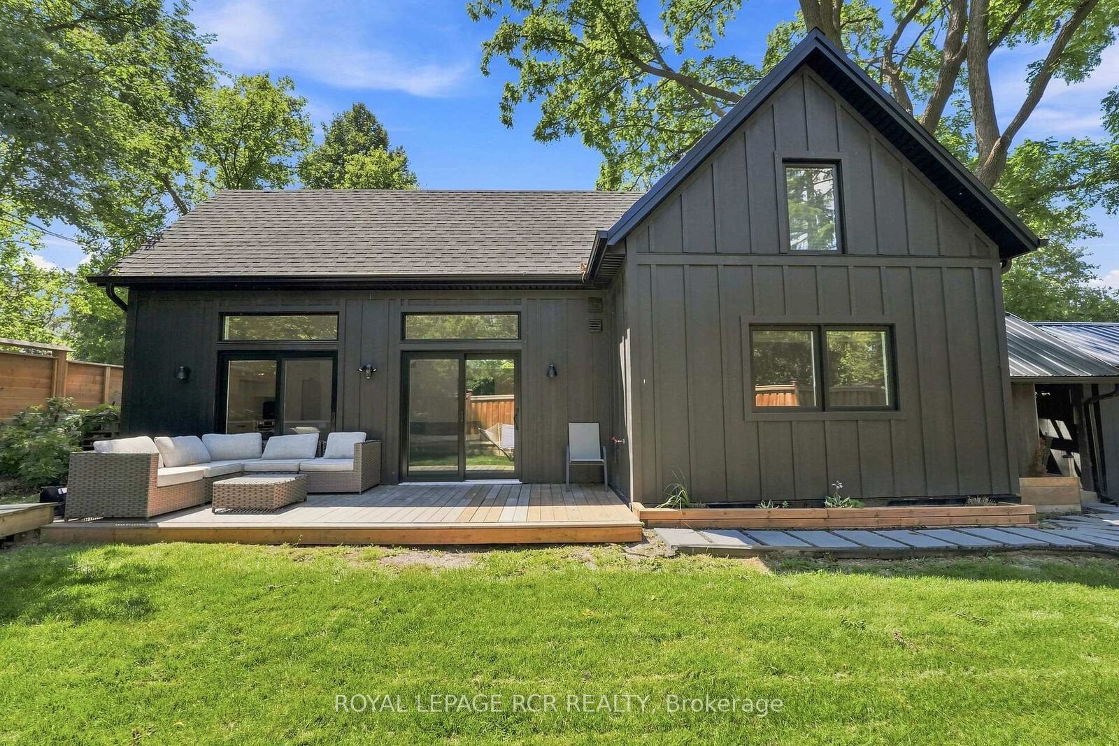Property Photo: 23 Mark Street ON L4G 1L4