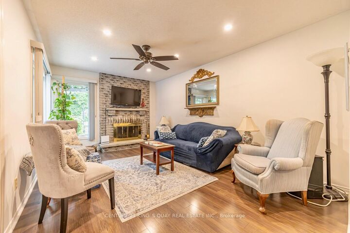 Property Photo: 40 Stonehill Boulevard ON L9N 1E3