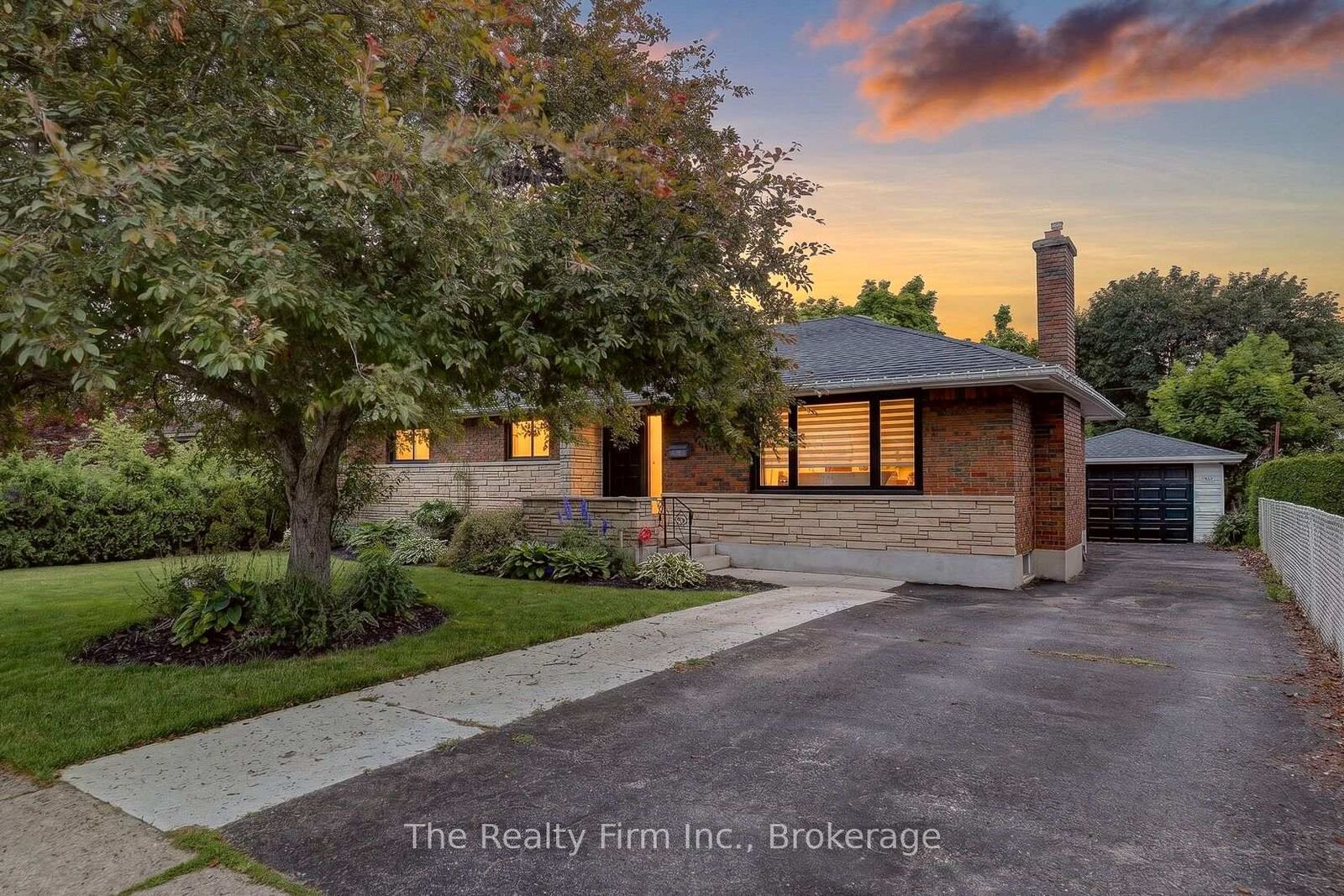 Property Photo:  126 Springbank Avenue N  ON N4S 7P8 
