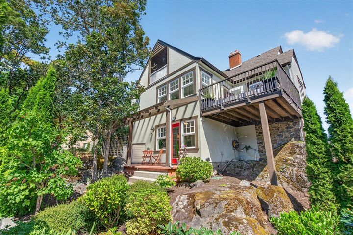 Property Photo: 235 Island Hwy #5 BC V9B 1G3