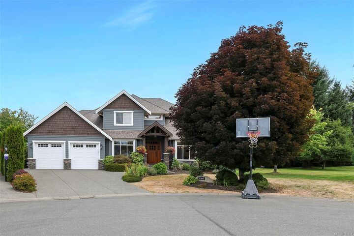Property Photo: 1302 Ocean View Ave BC V9M 3R2