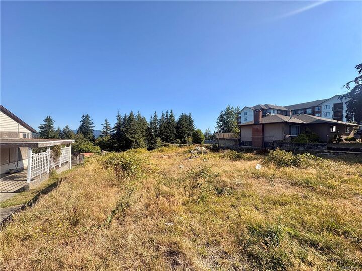 Property Photo: 660 8th Ave BC V9W 4A8