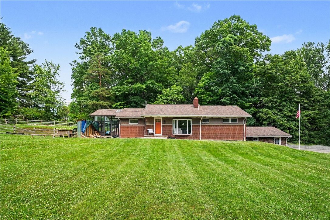 Property Photo:  456 E Maitland Ln  PA 16105 