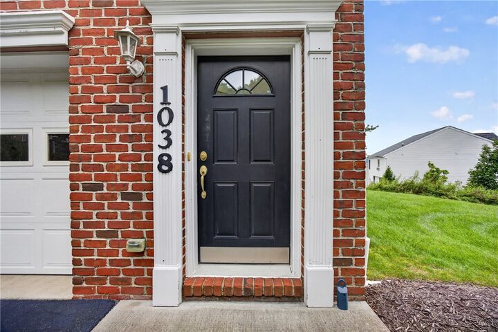 Property Photo:  1038 Woodlawn Dr  PA 15317 