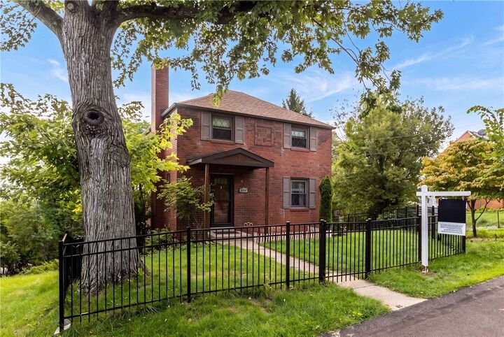 Property Photo:  2402 Hillview Street  PA 15234 