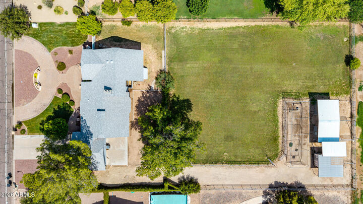 Property Photo:  1069 E Carver Road  AZ 85284 