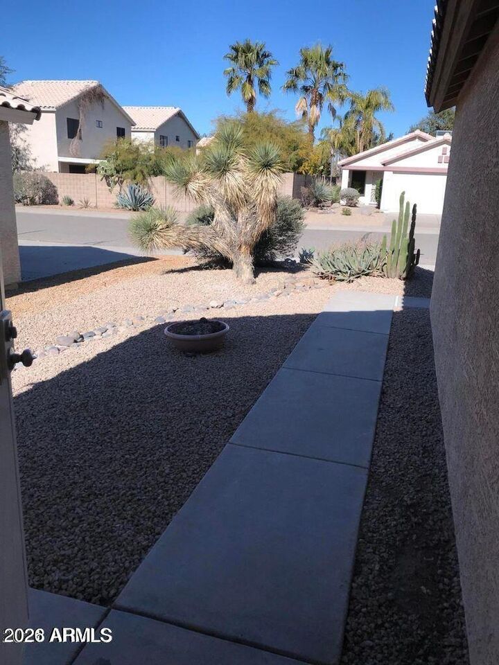 Property Photo: 2157 E Crest Lane AZ 85024