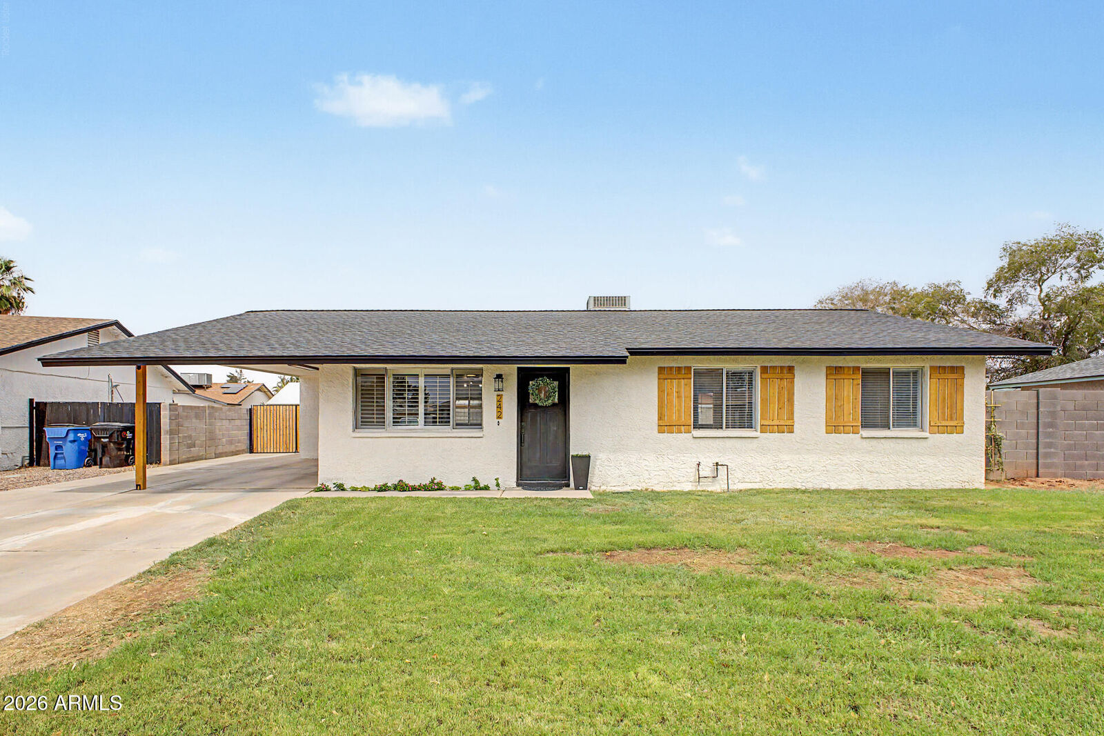 Property Photo: 242 E Heather Avenue AZ 85234