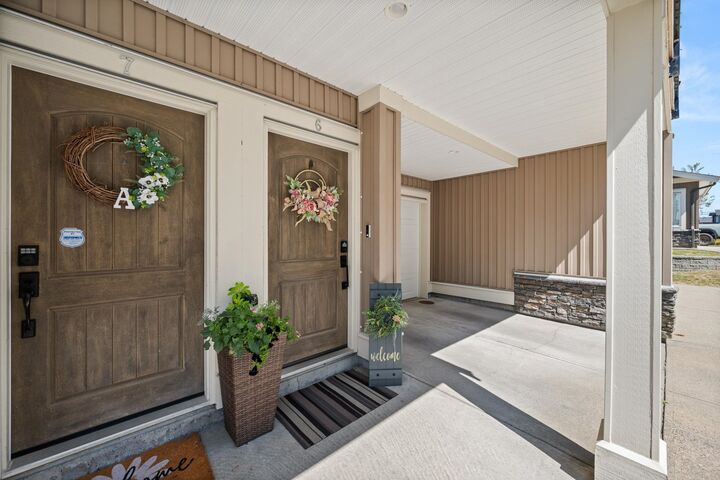 Property Photo: 32792 Lightbody Court 6 BC V4S 0B4